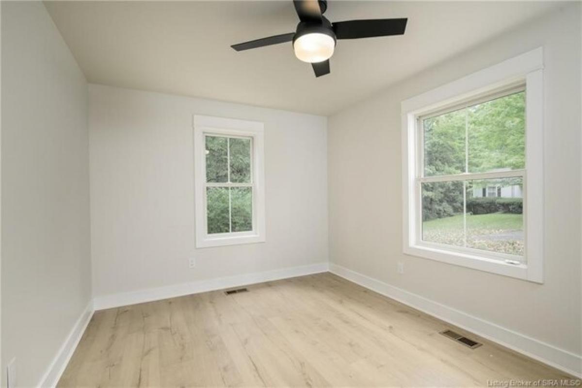 Picture of Home For Sale in New Albany, Indiana, United States