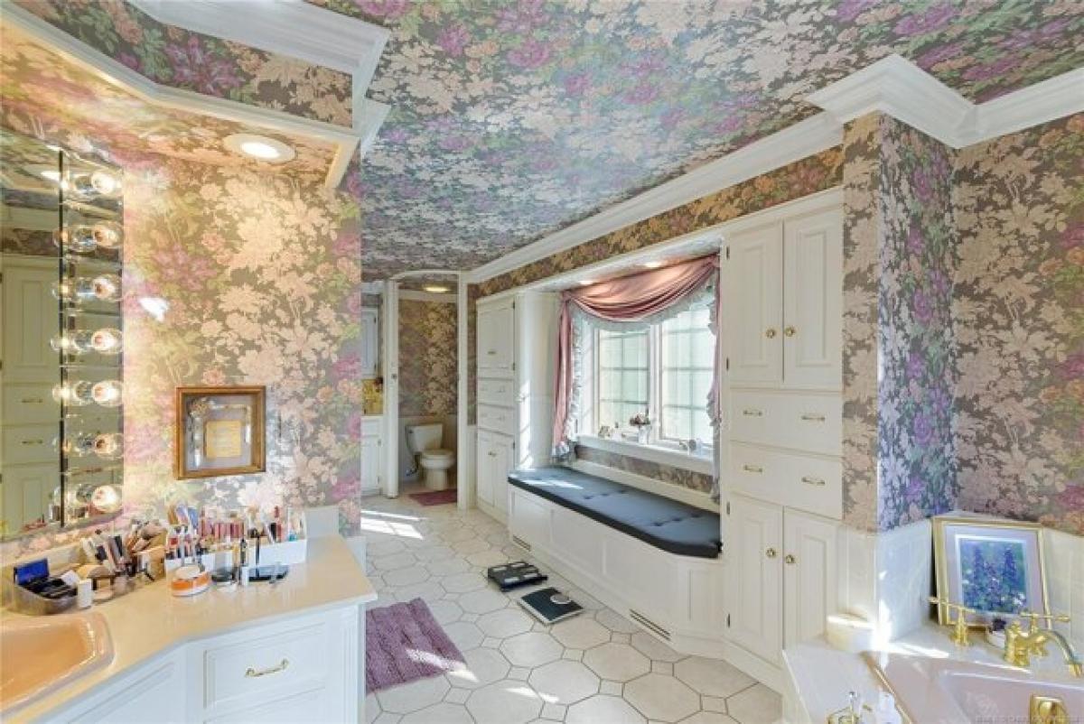 Picture of Home For Sale in Ada, Oklahoma, United States