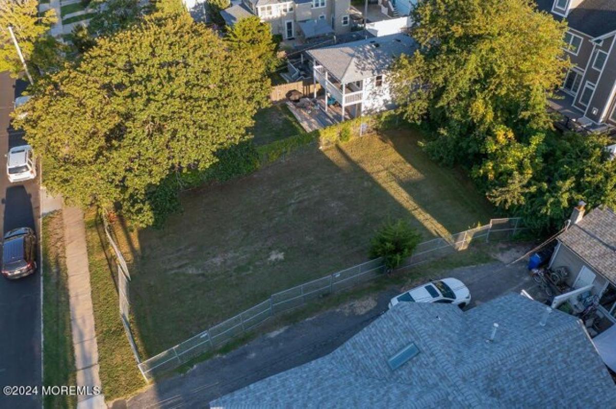 Picture of Home For Sale in Belmar, New Jersey, United States