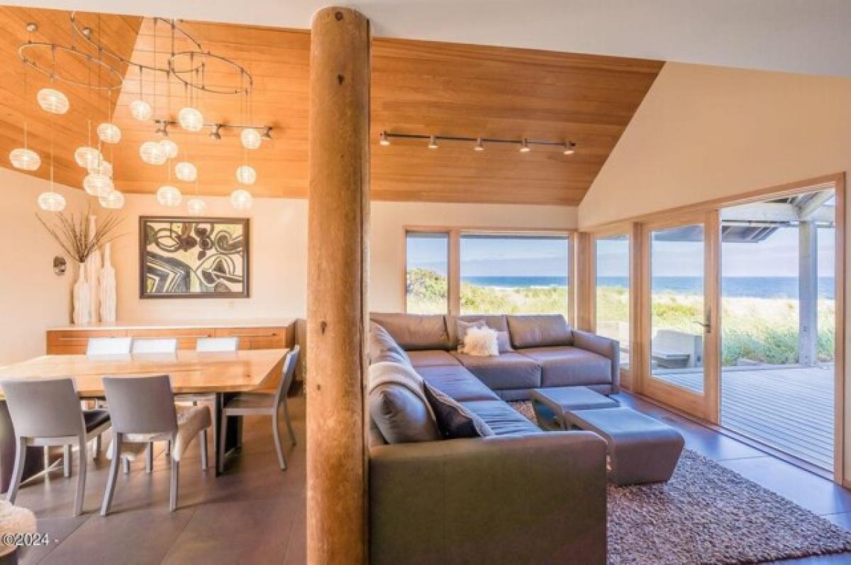 Picture of Home For Sale in Gleneden Beach, Oregon, United States