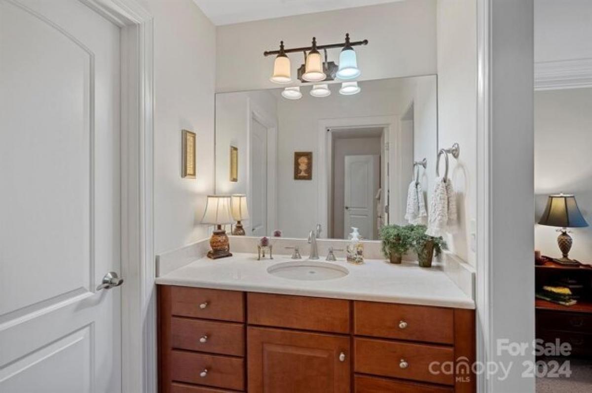 Picture of Home For Sale in Stanley, North Carolina, United States