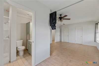 Home For Rent in Luling, Texas