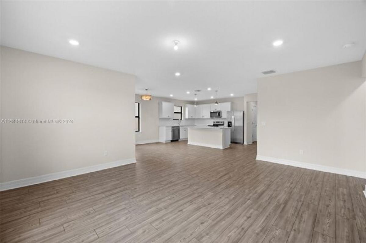 Picture of Home For Sale in Lauderdale Lakes, Florida, United States