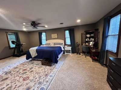 Home For Sale in Middlebury, Indiana