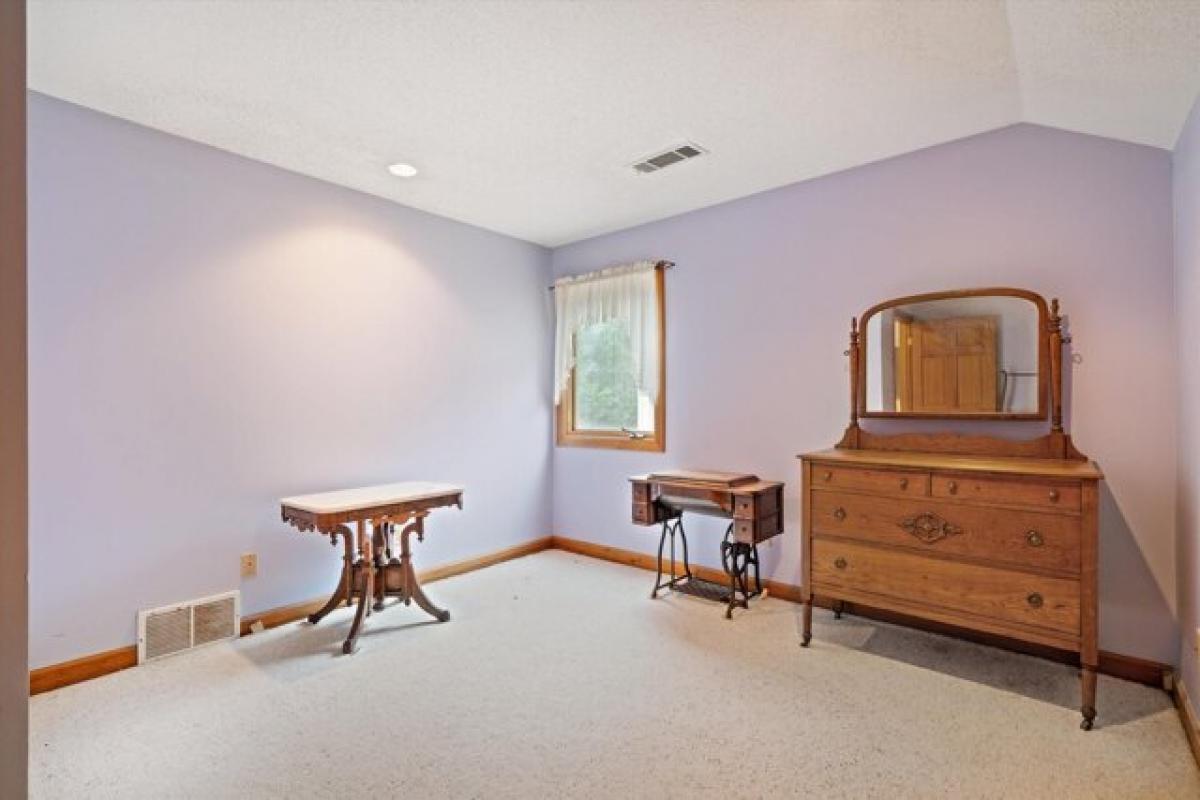 Picture of Home For Sale in Eads, Tennessee, United States