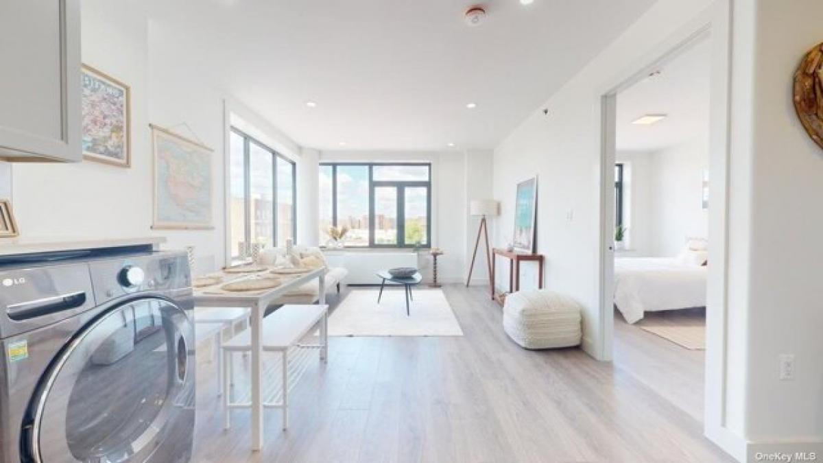 Picture of Apartment For Rent in Rego Park, New York, United States