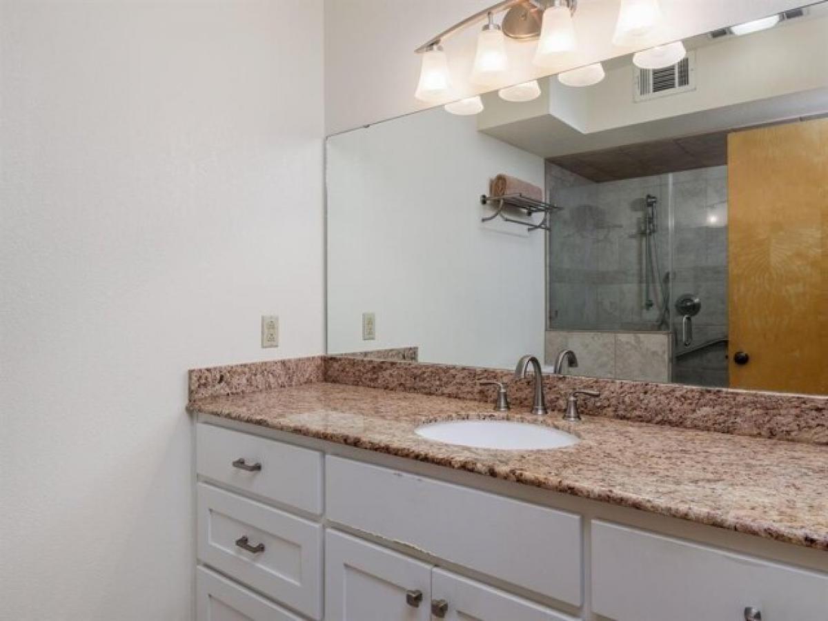 Picture of Home For Sale in Rockdale, Texas, United States