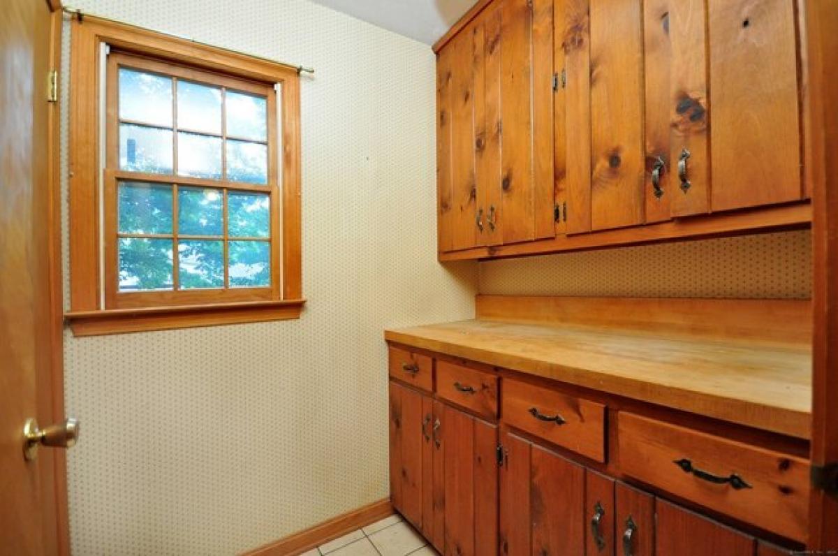 Picture of Home For Sale in Farmington, Connecticut, United States