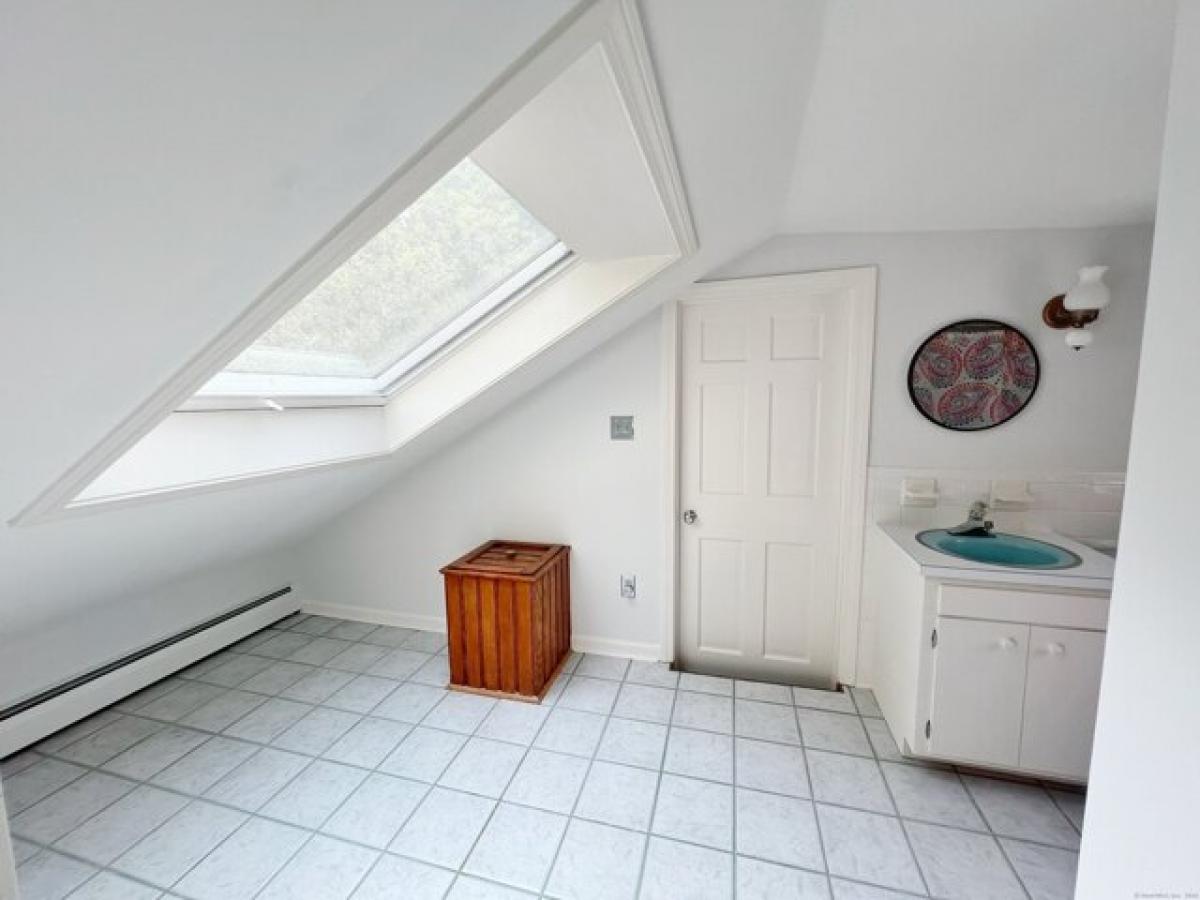 Picture of Home For Sale in Canton, Connecticut, United States