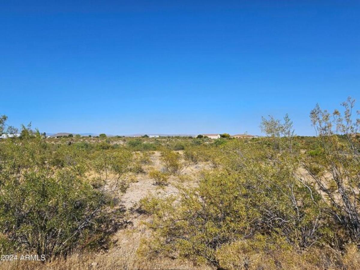 Picture of Residential Land For Sale in Wickenburg, Arizona, United States