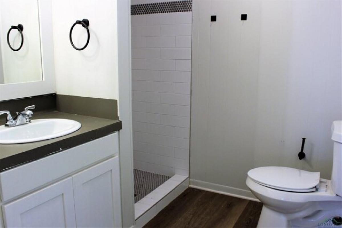 Picture of Home For Sale in Jefferson, Texas, United States