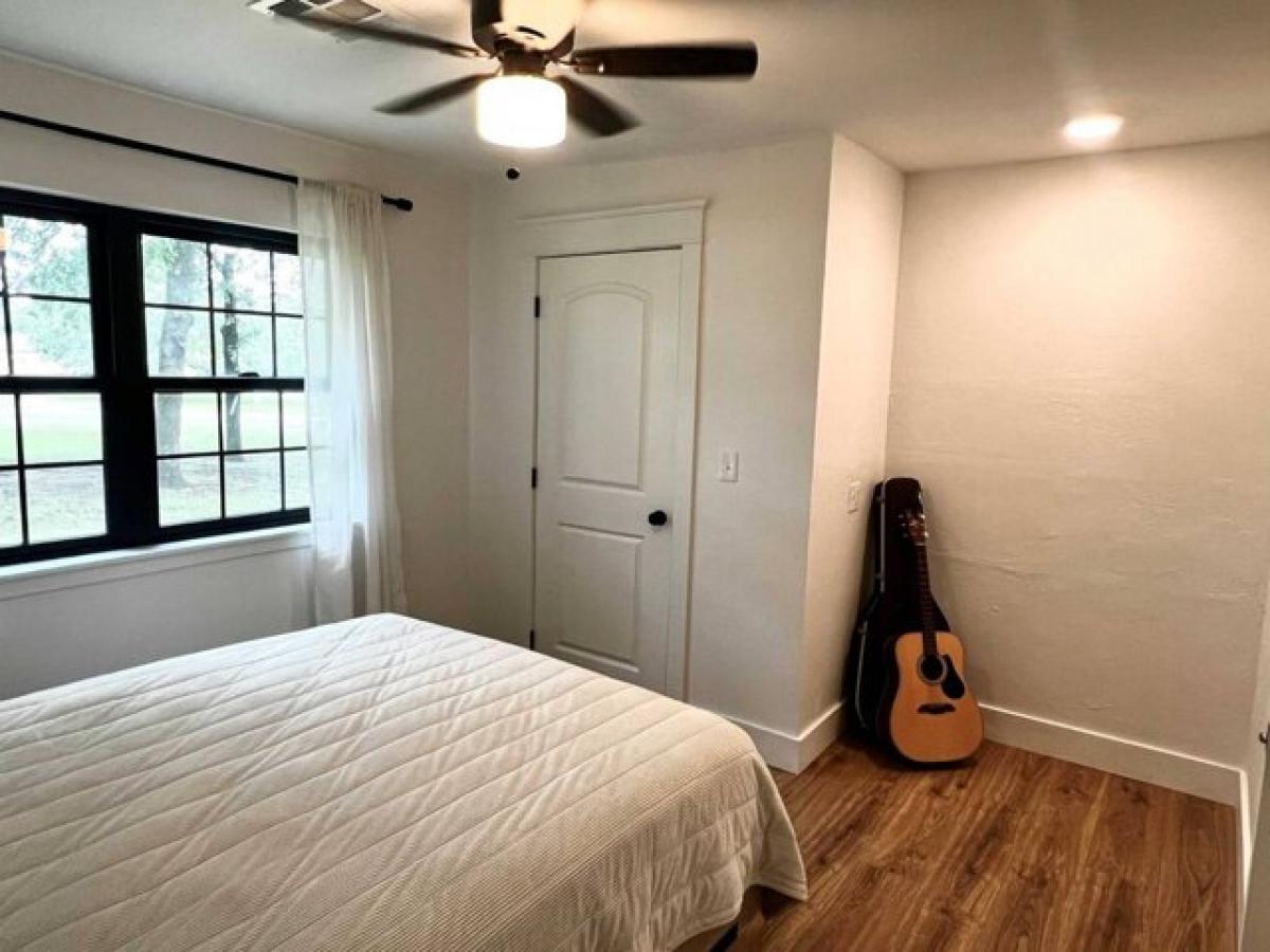 Picture of Home For Sale in Ada, Oklahoma, United States