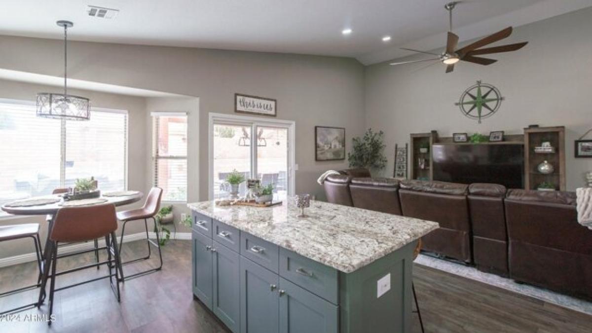 Picture of Home For Sale in Sierra Vista, Arizona, United States