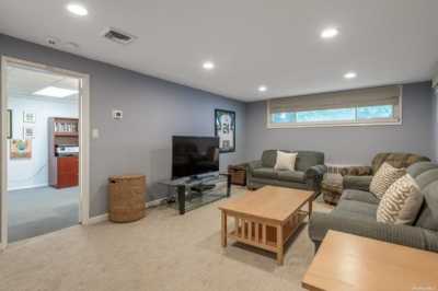 Home For Sale in Plainview, New York