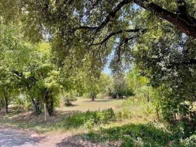 Residential Land For Sale in Cameron, Texas