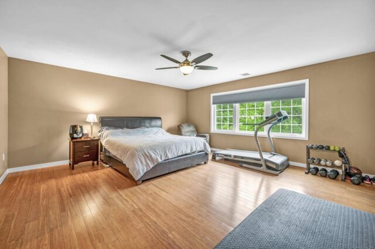 Picture of Home For Sale in Bethany, Connecticut, United States