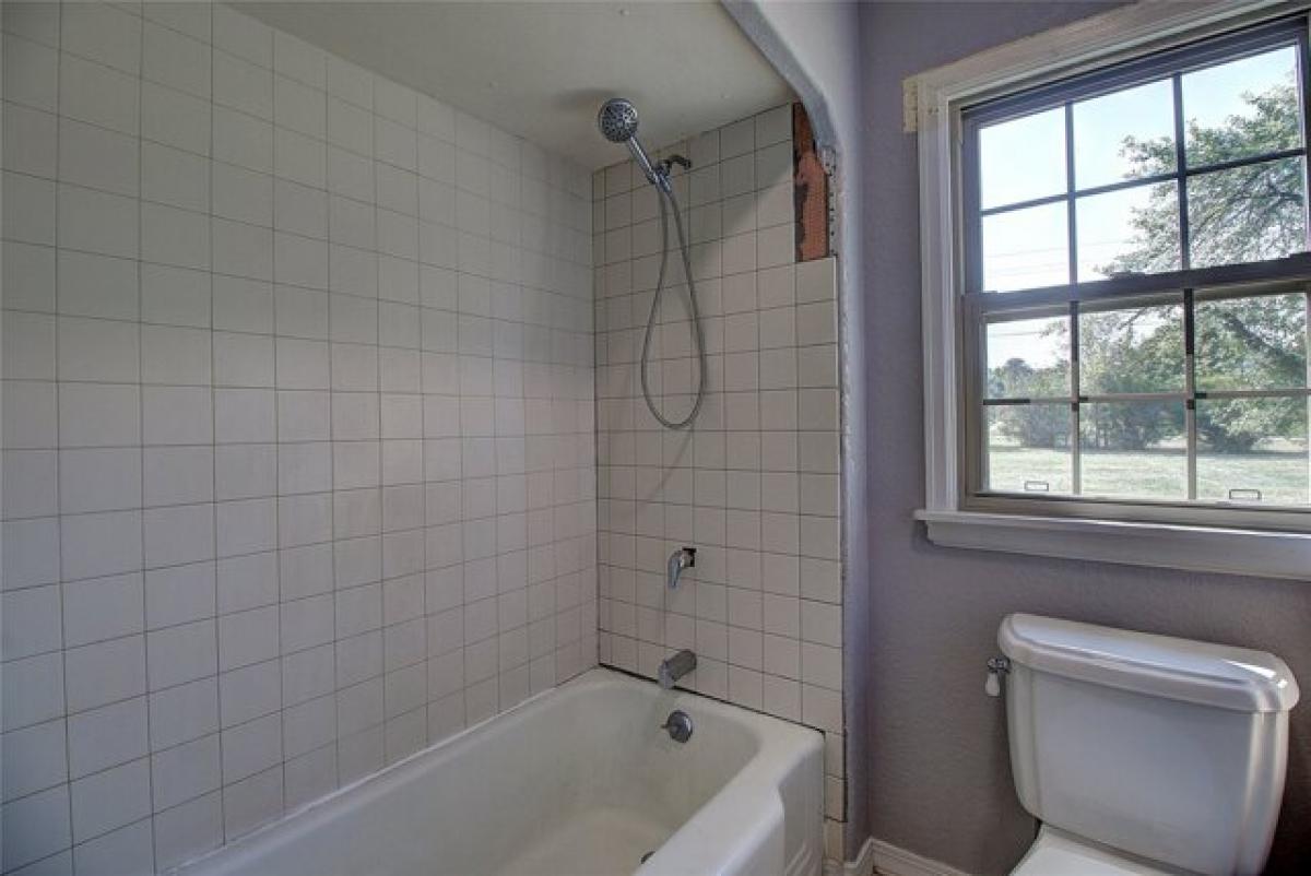 Picture of Home For Sale in Polson, Montana, United States