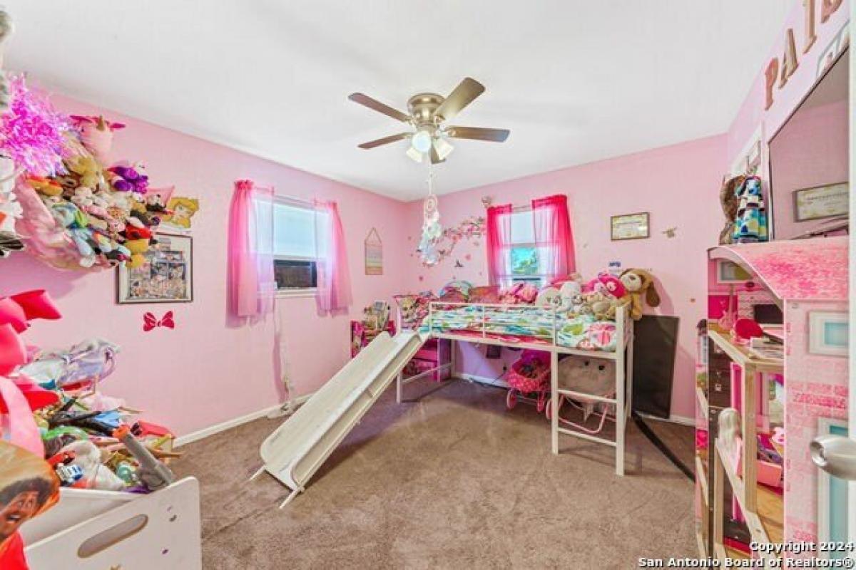 Picture of Home For Sale in Pleasanton, Texas, United States