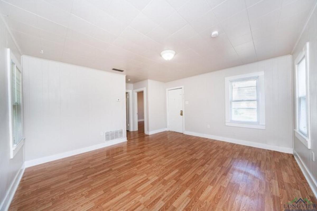 Picture of Home For Sale in Gladewater, Texas, United States