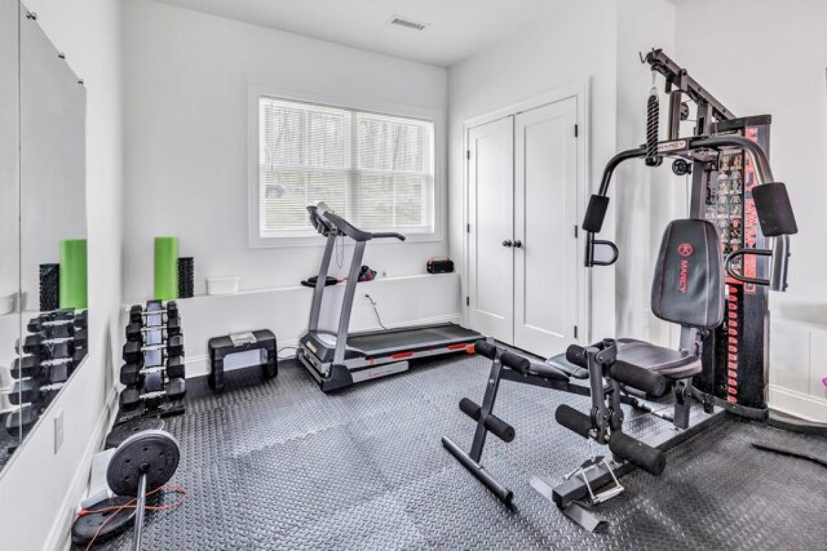 Picture of Home For Sale in New Milford, Connecticut, United States