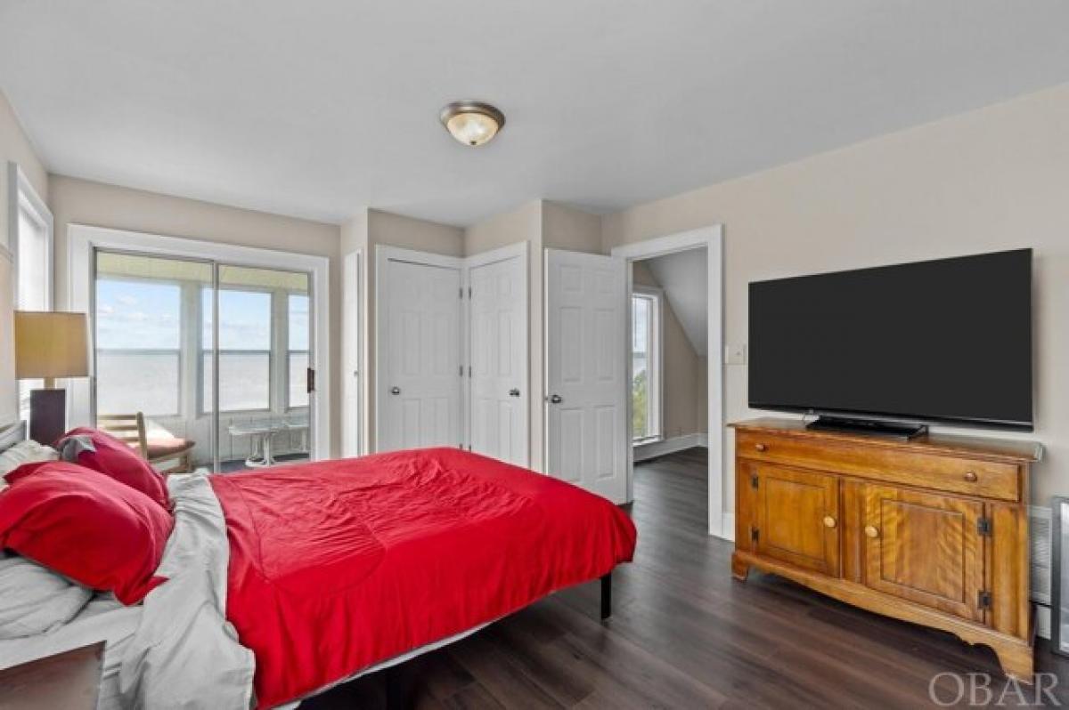 Picture of Home For Sale in Stumpy Point, North Carolina, United States