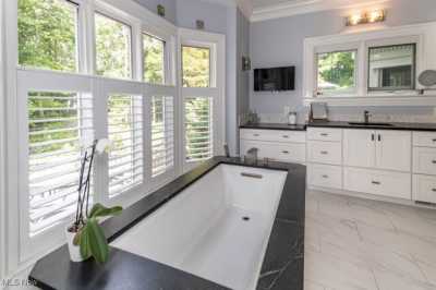 Home For Sale in Kirtland, Ohio