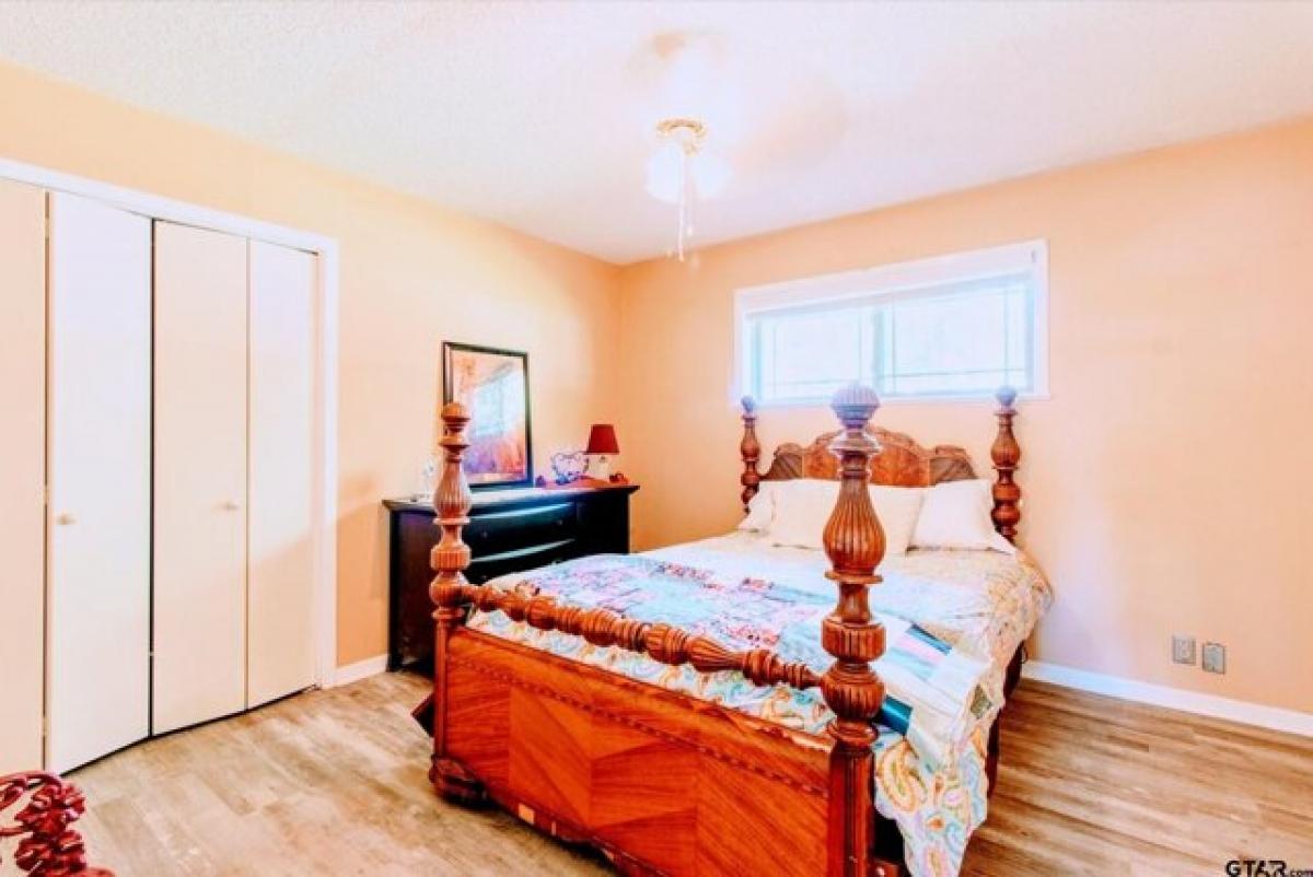 Picture of Home For Sale in Chandler, Texas, United States