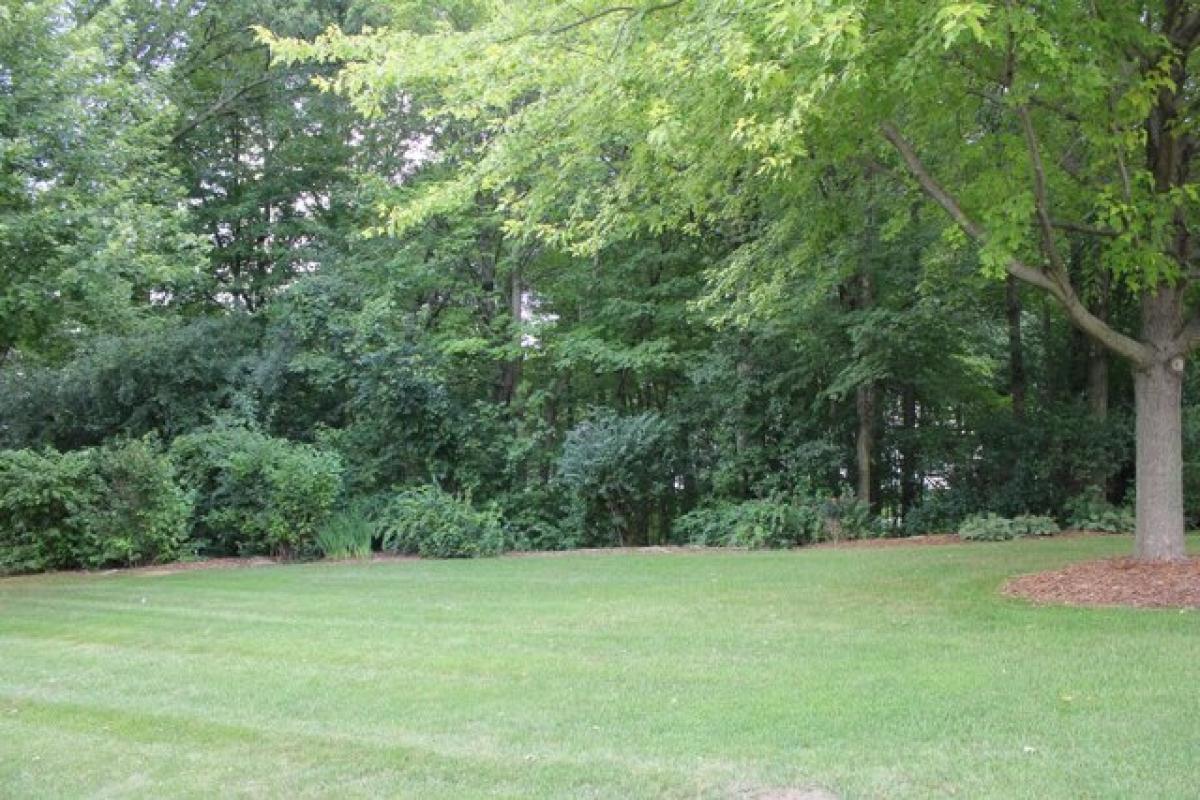 Picture of Residential Land For Sale in Brookfield, Wisconsin, United States