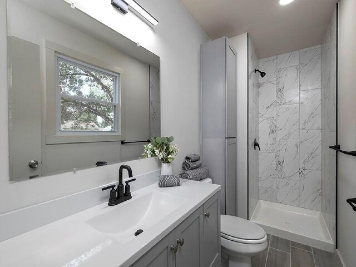 Picture of Home For Sale in Rex, Georgia, United States