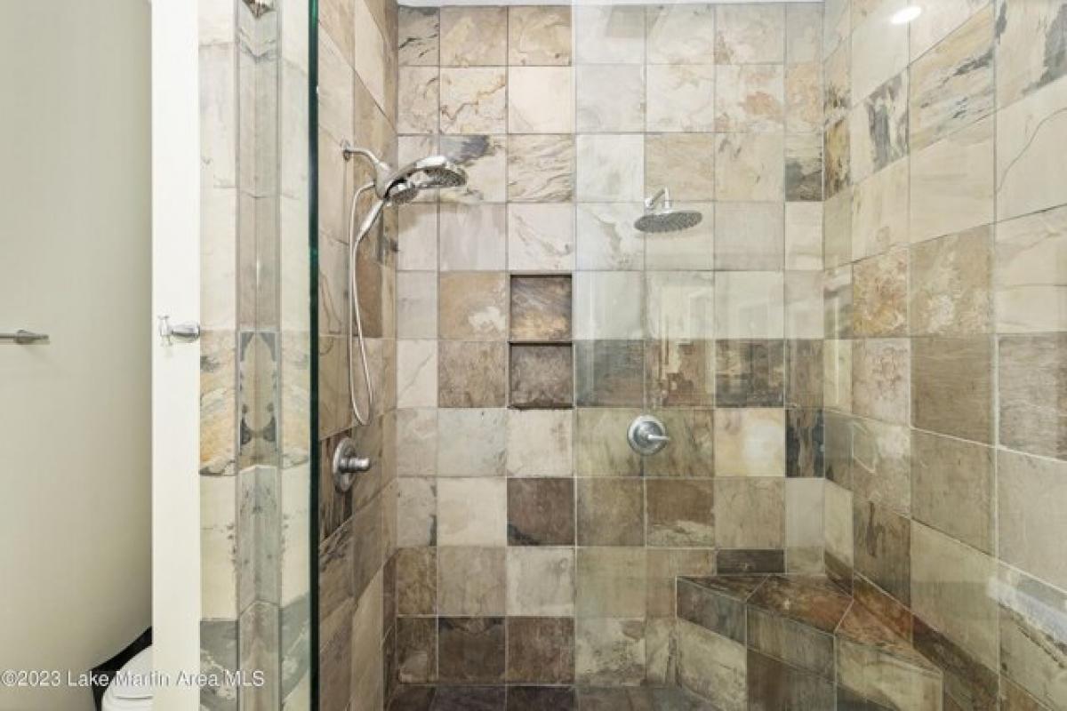 Picture of Home For Sale in Dadeville, Alabama, United States