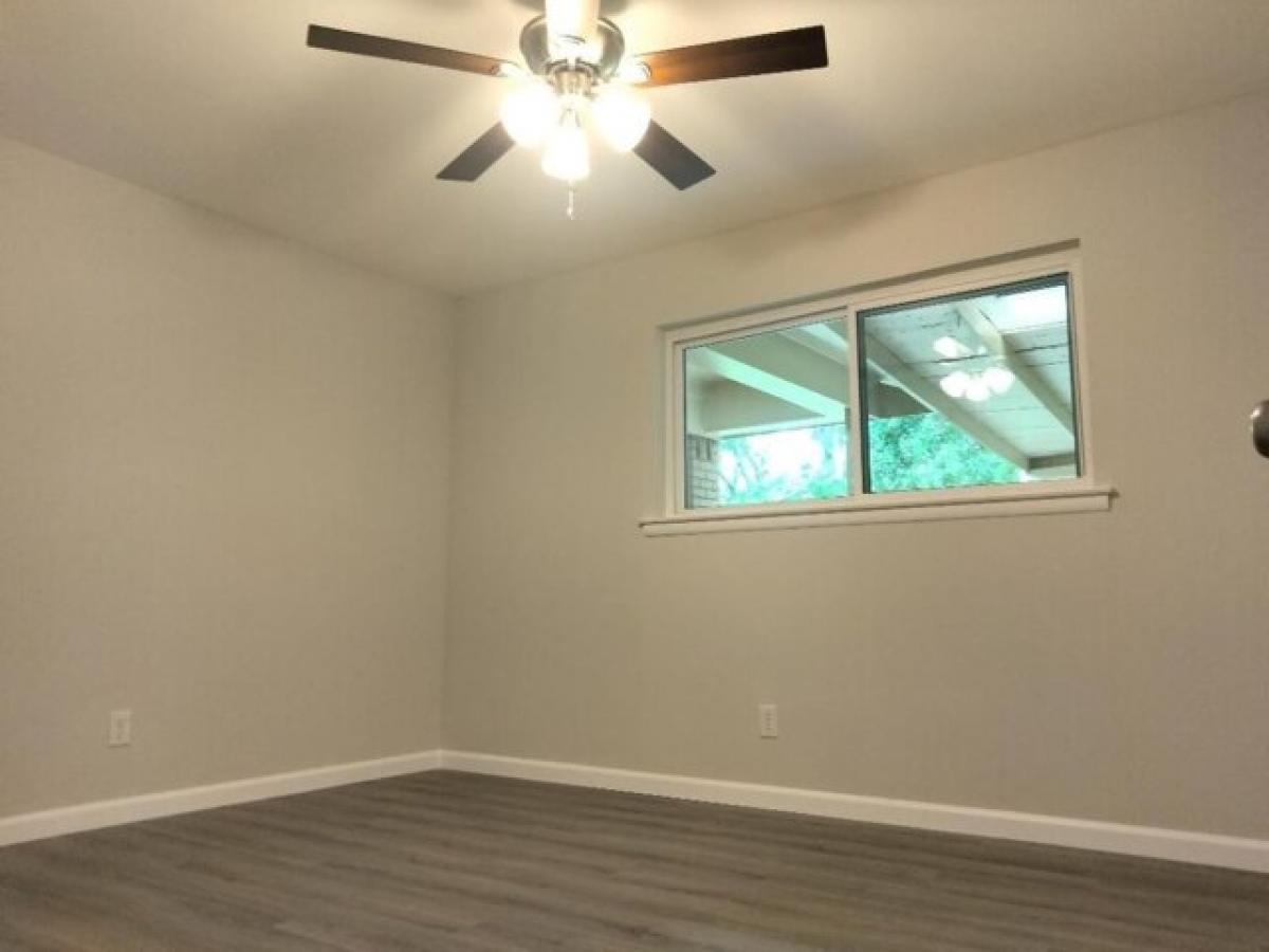 Picture of Home For Sale in Hurst, Texas, United States