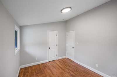 Home For Sale in Dix Hills, New York