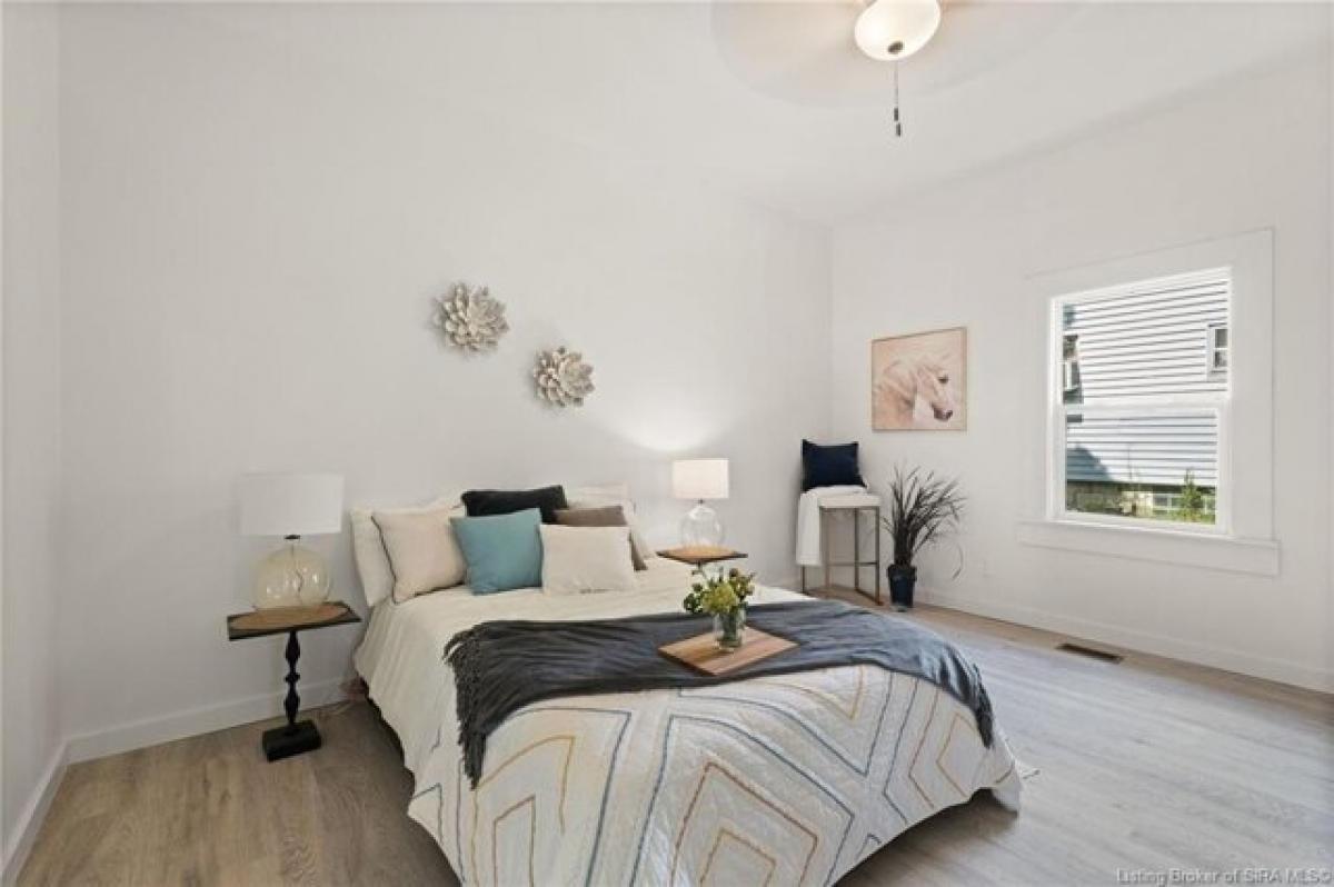 Picture of Home For Sale in English, Indiana, United States