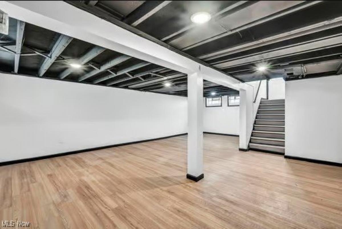 Picture of Home For Sale in Euclid, Ohio, United States