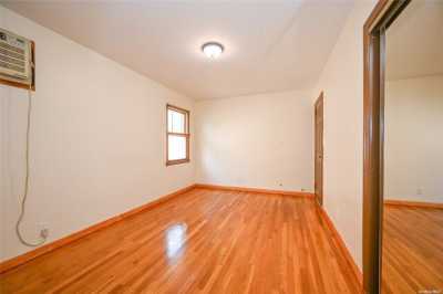 Home For Sale in Floral Park, New York