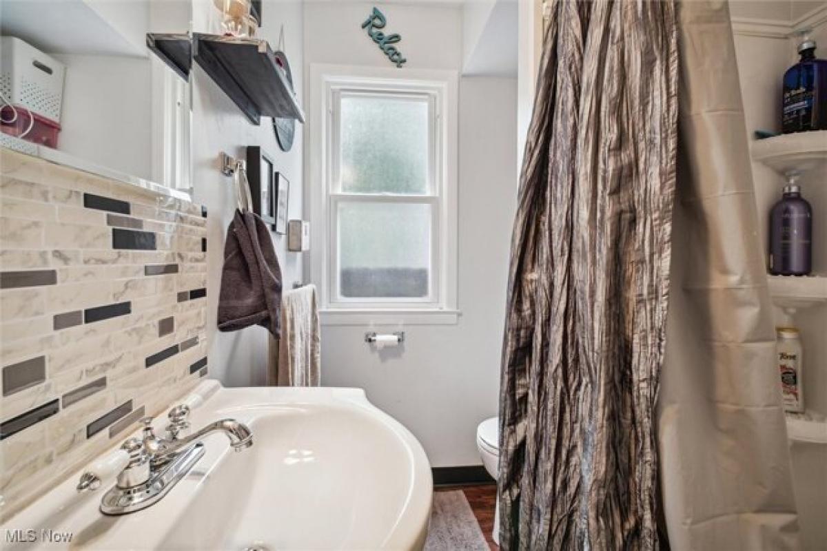 Picture of Home For Sale in Avon Lake, Ohio, United States