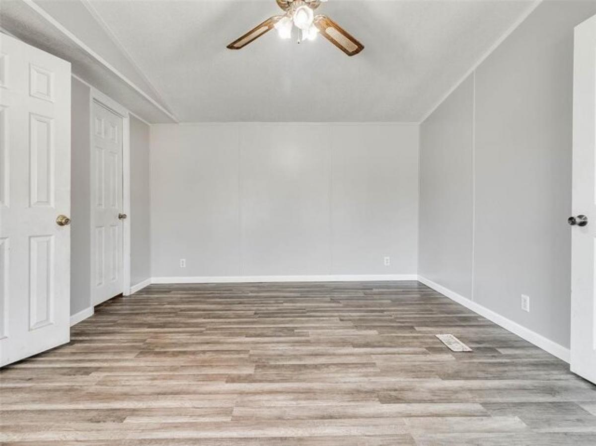 Picture of Home For Sale in Chandler, Oklahoma, United States