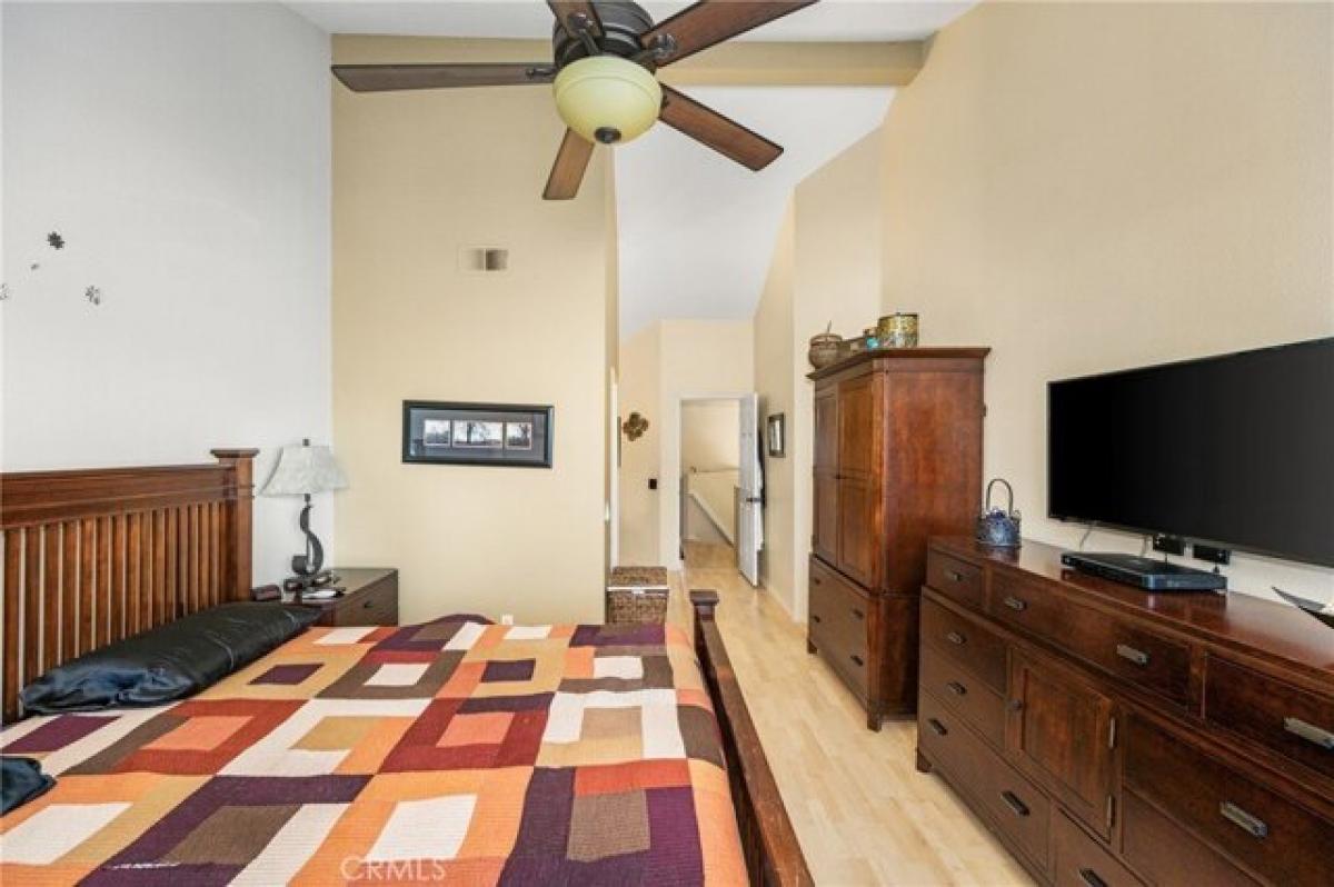 Picture of Home For Sale in Tustin, California, United States