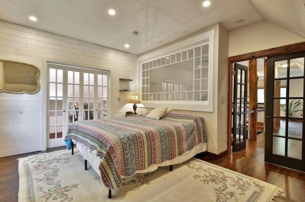 Picture of Home For Sale in Stockbridge, Vermont, United States