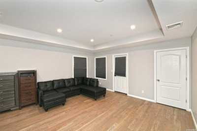 Home For Sale in Lawrence, New York