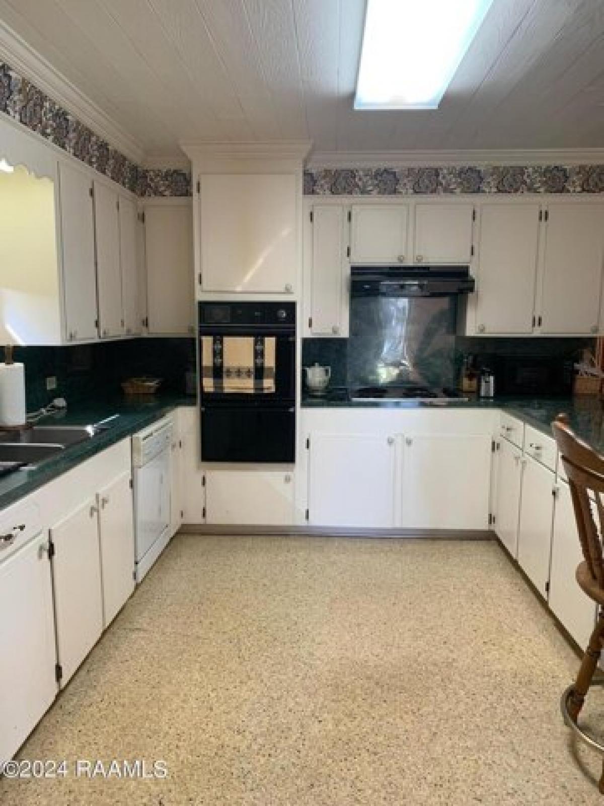 Picture of Home For Sale in Kaplan, Louisiana, United States