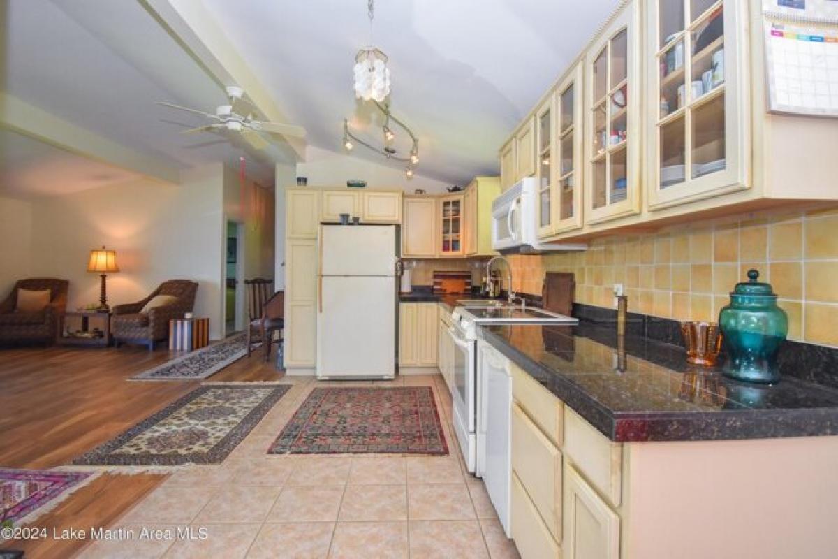 Picture of Home For Sale in Dadeville, Alabama, United States