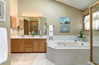 Home For Sale in Mill Creek, Washington