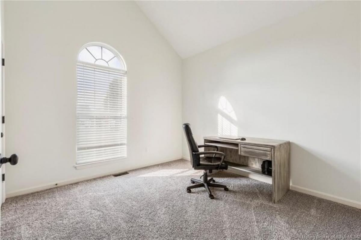 Picture of Home For Sale in Charlestown, Indiana, United States