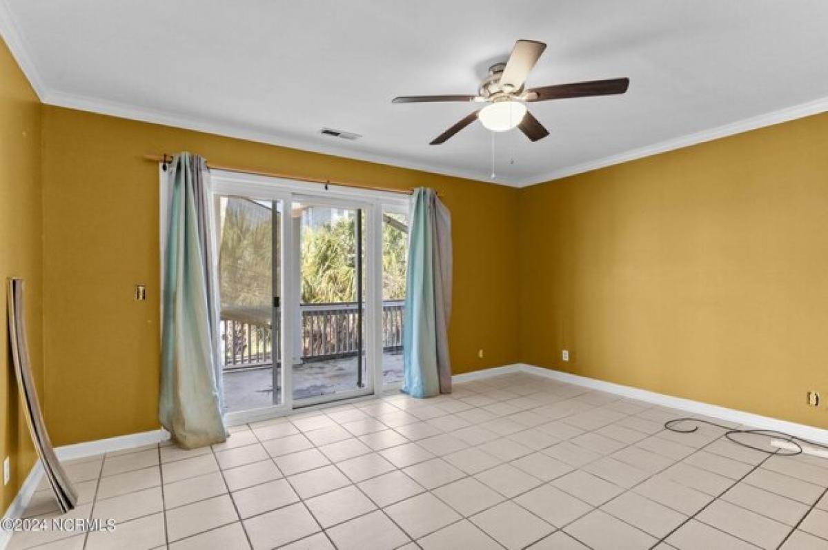 Picture of Home For Sale in Carolina Beach, North Carolina, United States