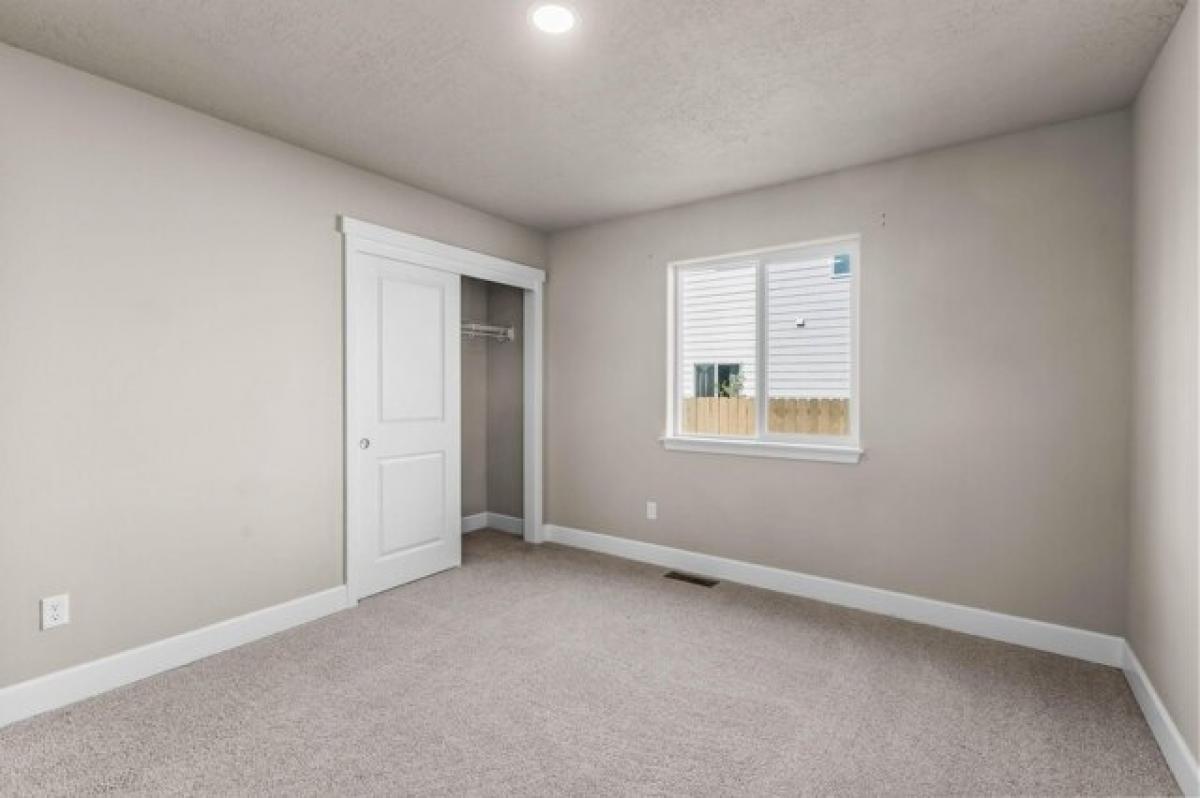 Picture of Home For Sale in Madras, Oregon, United States