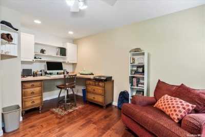 Home For Sale in Dix Hills, New York