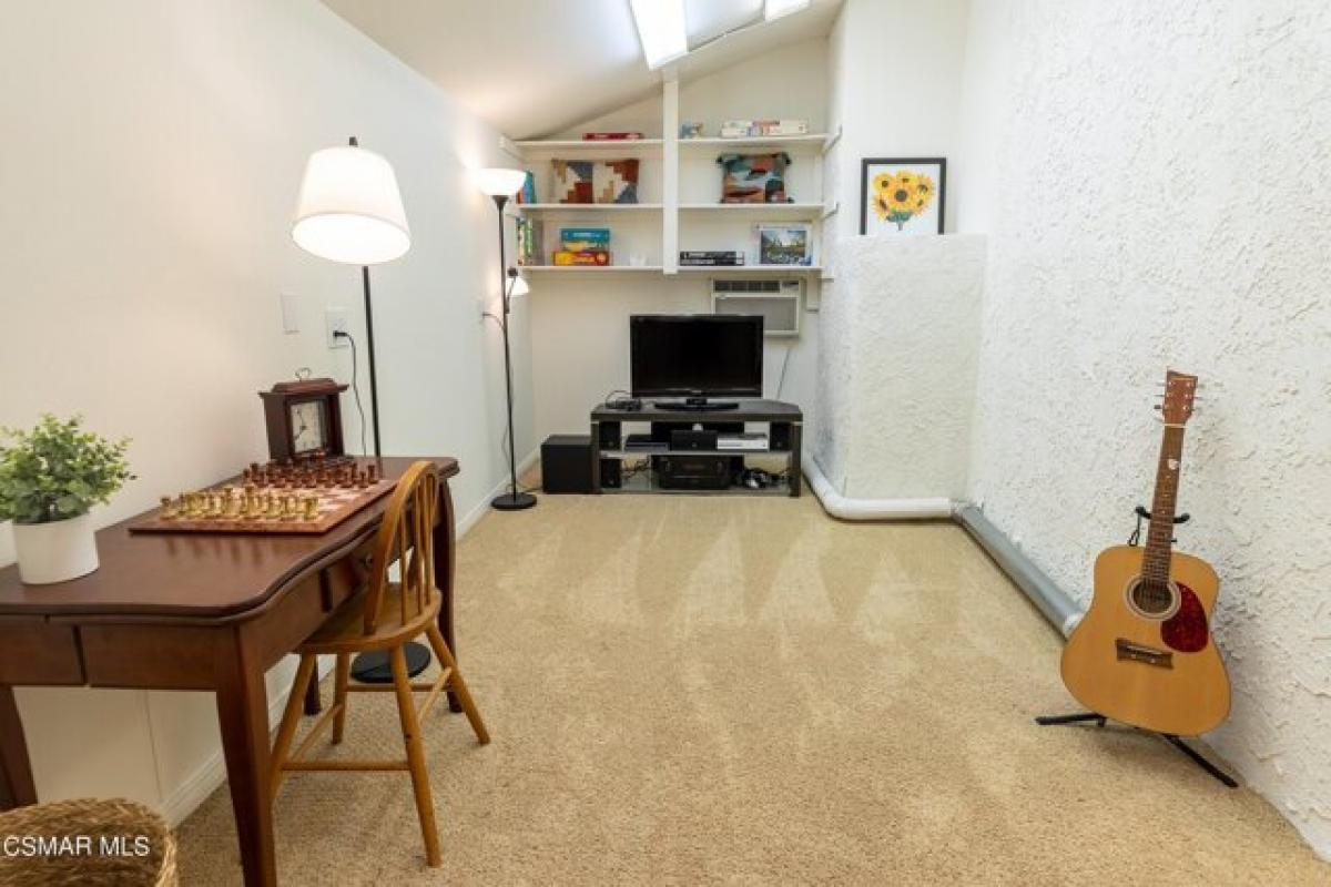 Picture of Home For Sale in Newbury Park, California, United States