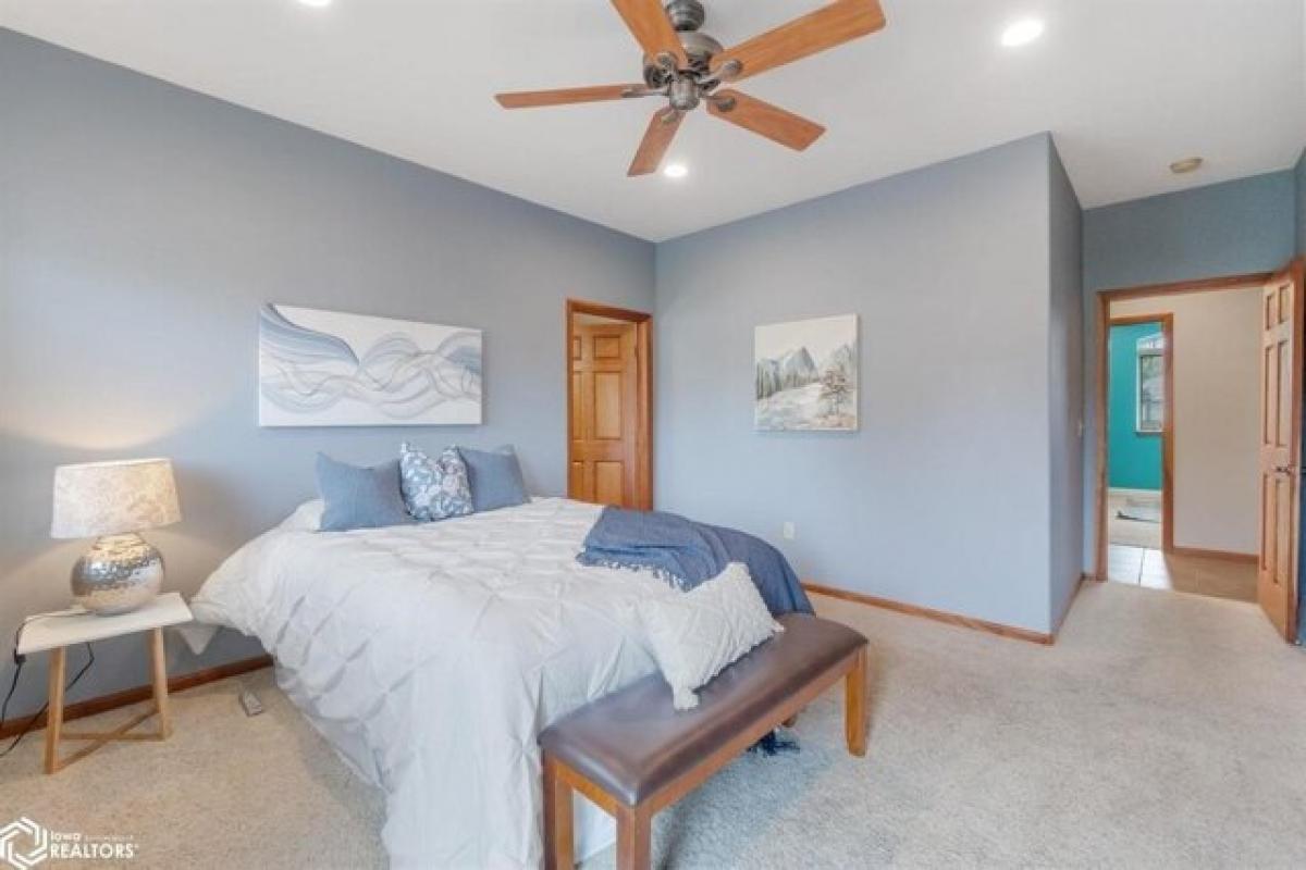 Picture of Home For Sale in Mason City, Iowa, United States