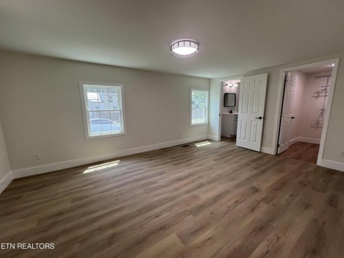 Picture of Home For Sale in Newport, Tennessee, United States